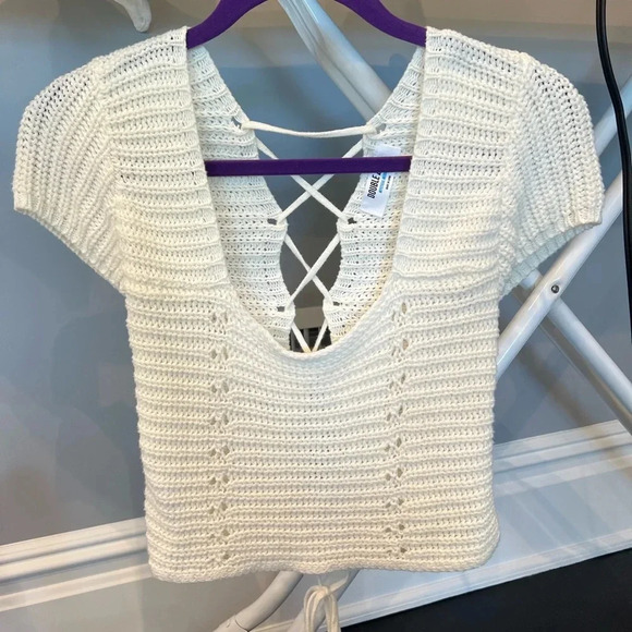 double zero  open back short sleeve top - Picture 2 of 7